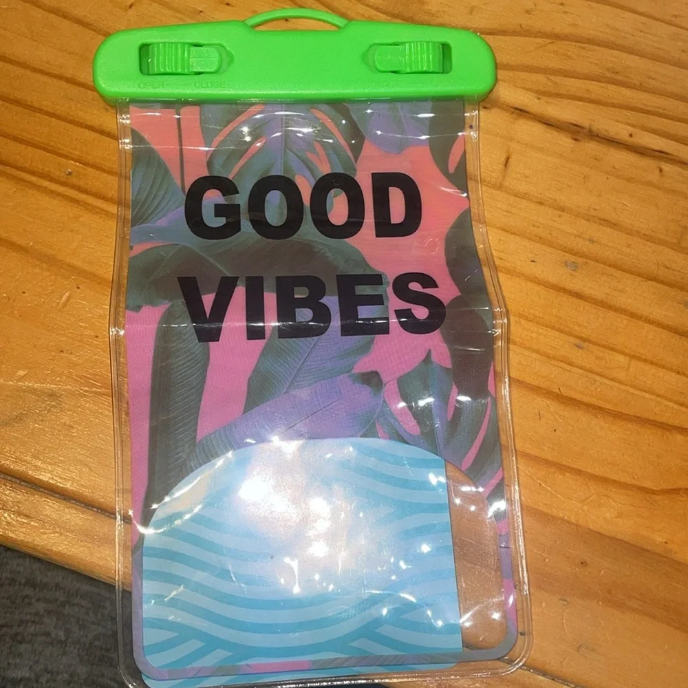 Trendy Waterproof Phone Pouch🔥